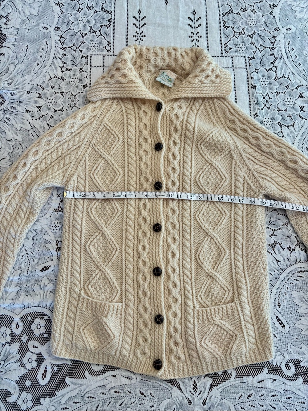 Vintage Carraig Donn 100% Wool Irish Aran Cable Knit Cardigan Sweater. - Picture 5 of 7